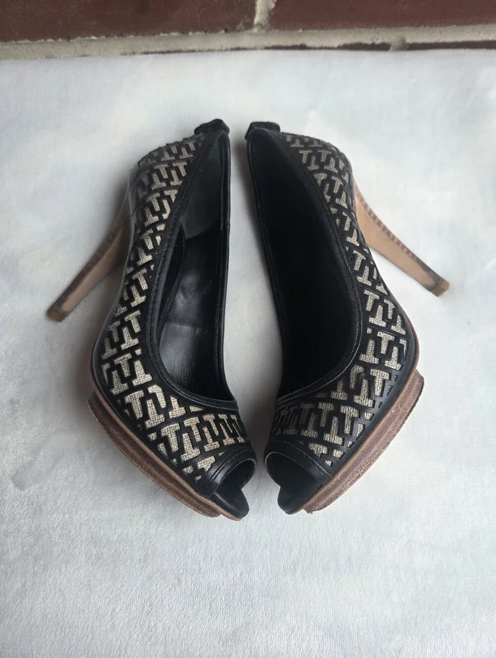 Tory Burch Black Monogram Peep Toe Leather Heels Size 7M